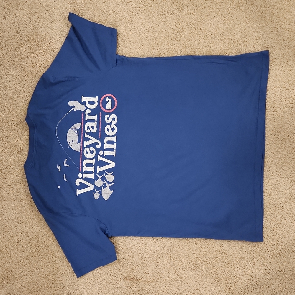 Vineyard vines t shirt